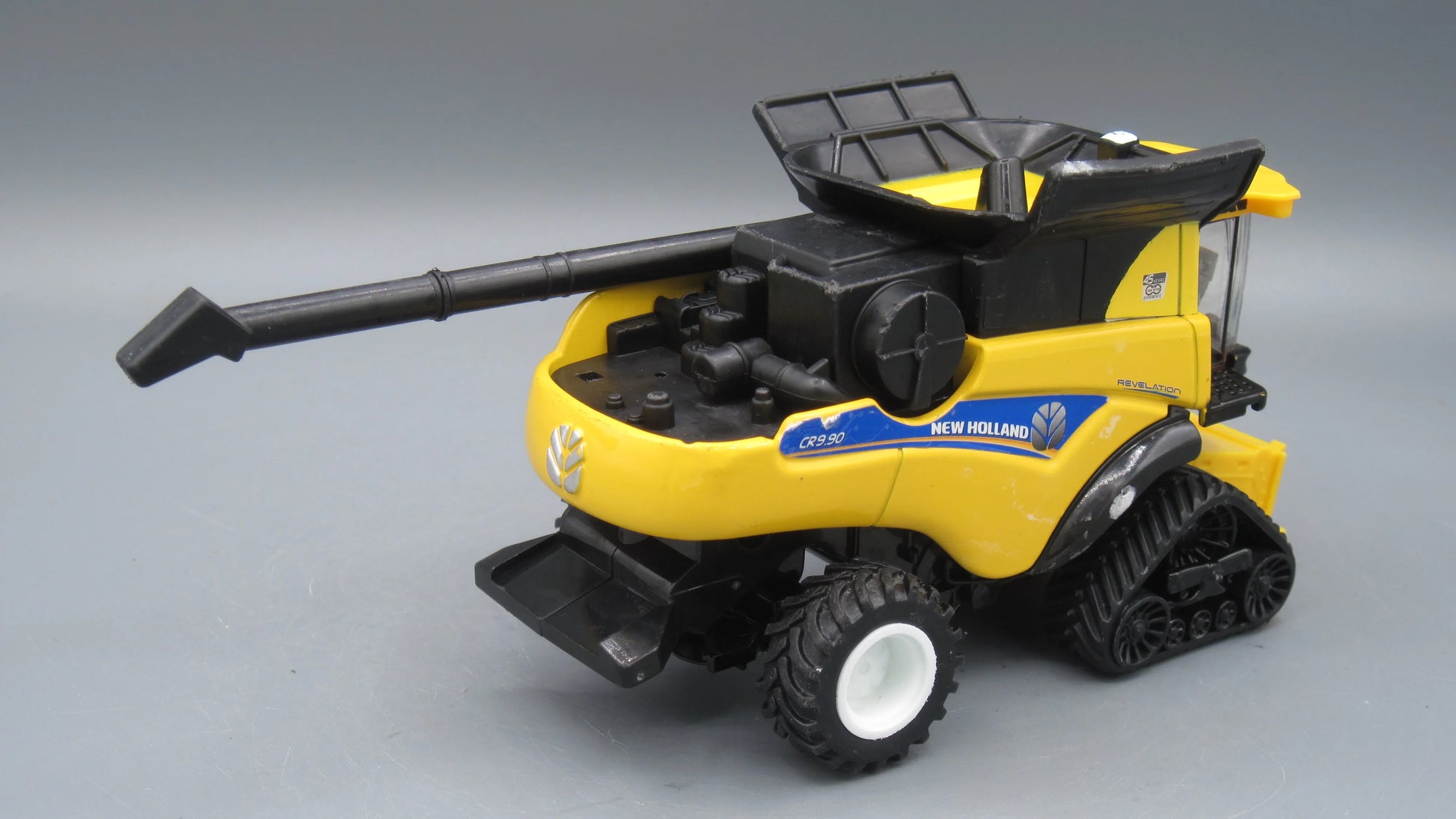 ERTL   New Holland CR 9.90  Yellow