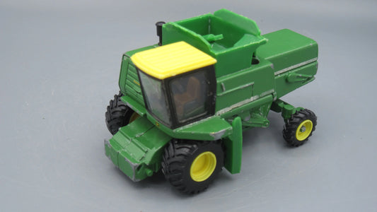 ERTL   John Deere Titan II  Green