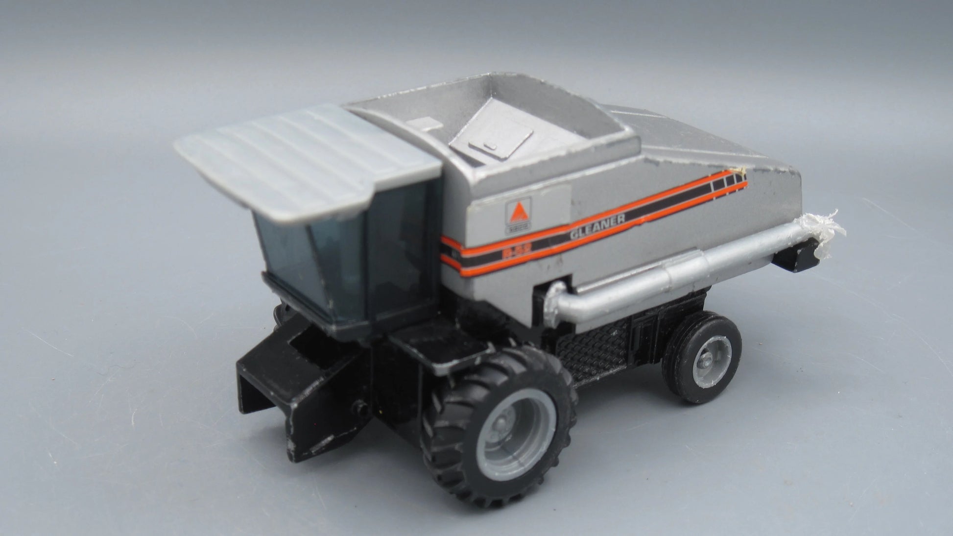 ERTL   AGCO R-52 Gleaner  Silver