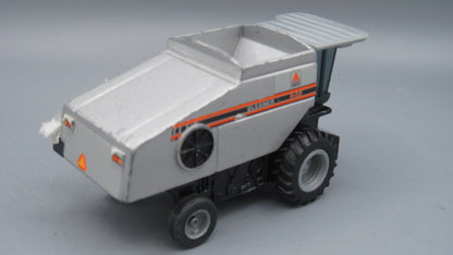 ERTL   AGCO R-52 Gleaner  Silver
