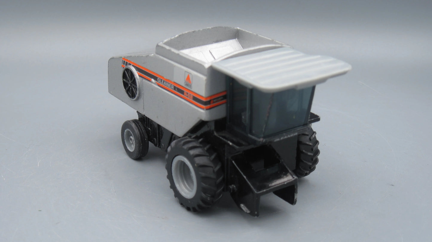 ERTL   AGCO R-52 Gleaner  Silver
