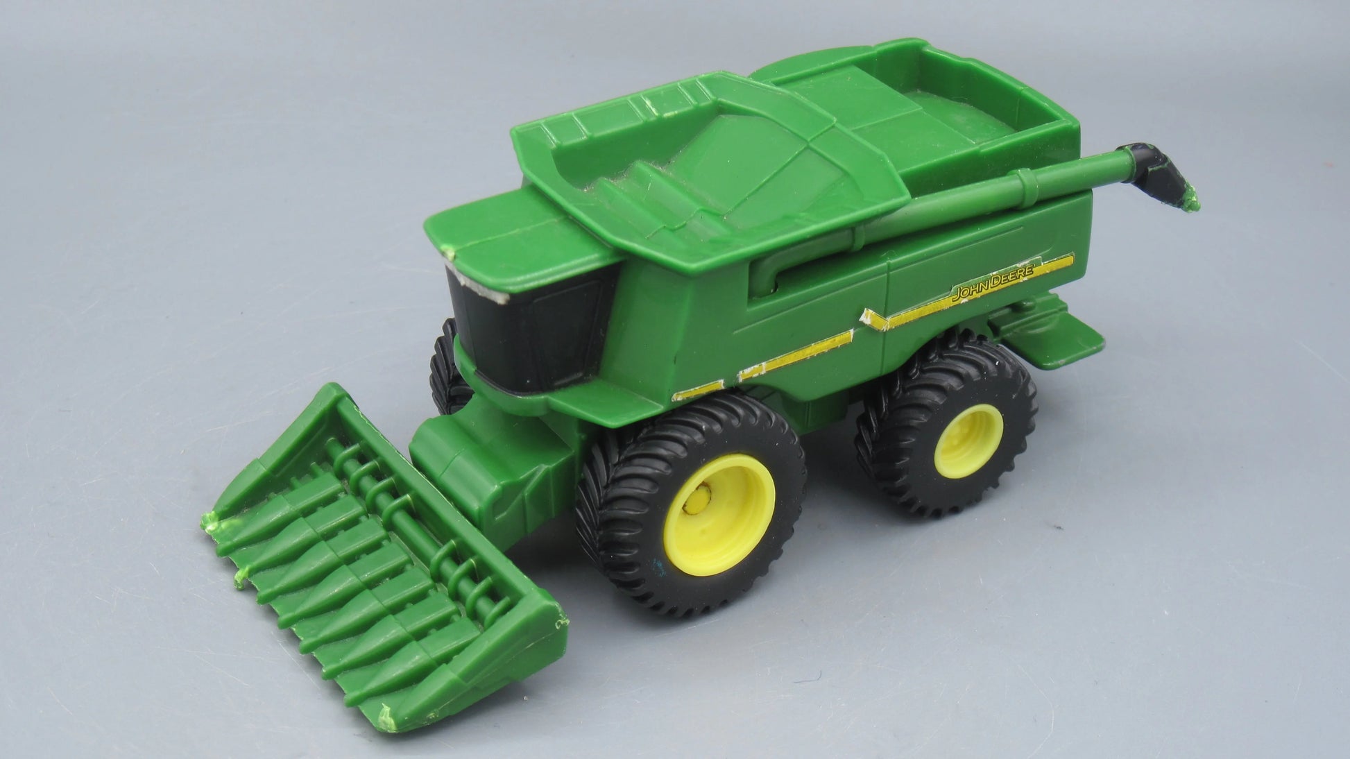 ERTL   John Deere S690  Green