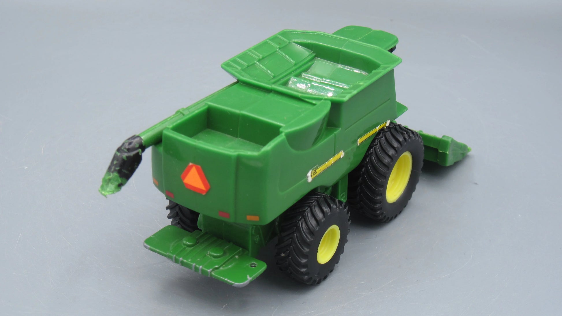 ERTL   John Deere S690  Green