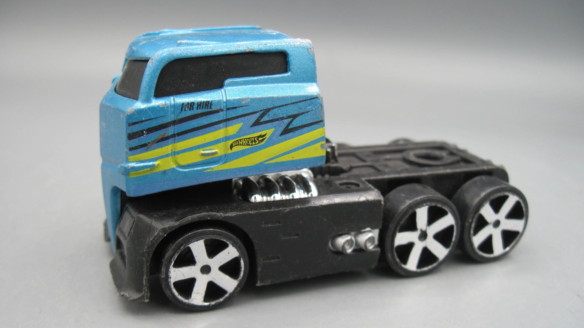 Hot Wheels    Semi-Truck  Blue