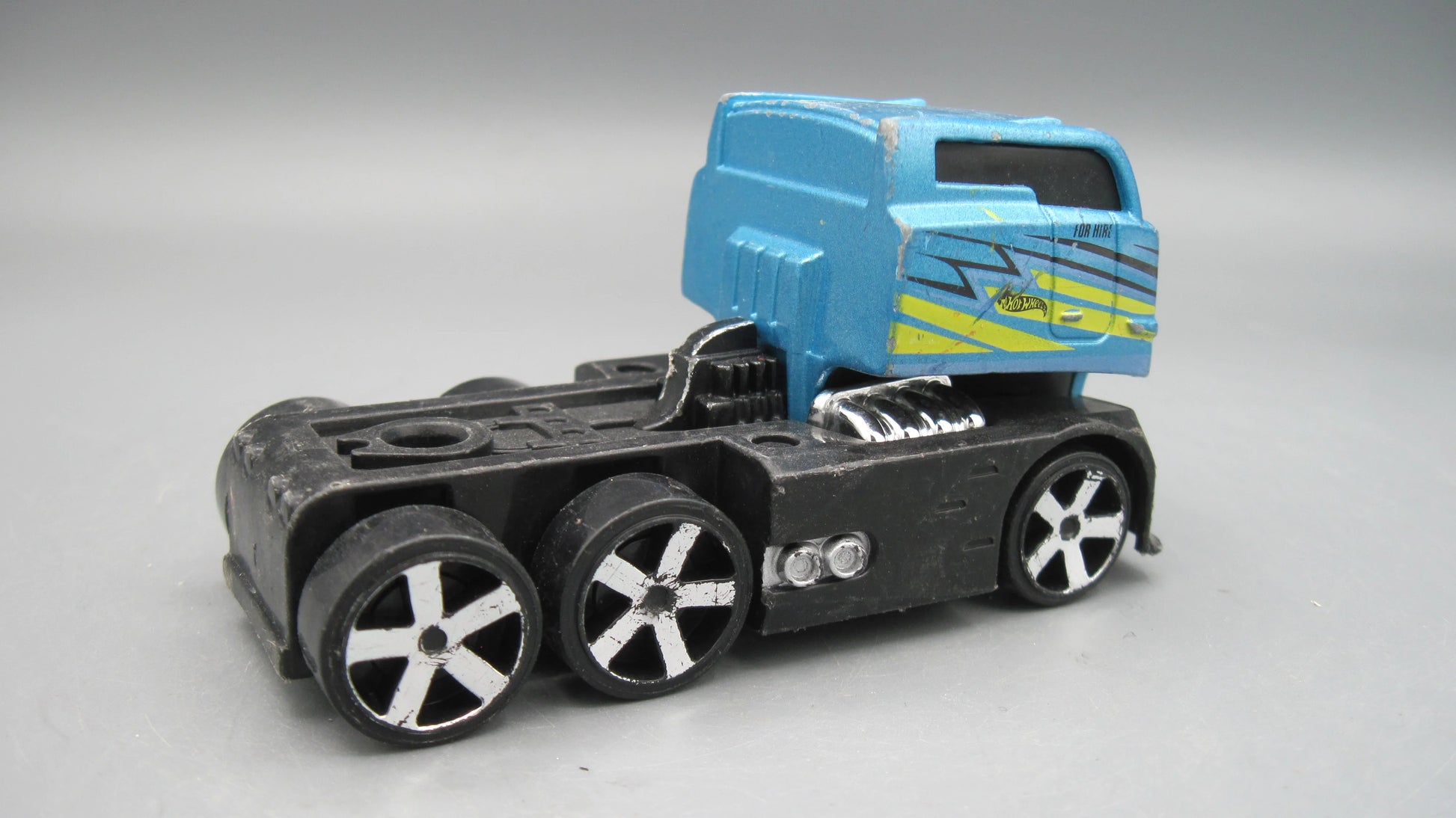 Hot Wheels    Semi-Truck  Blue