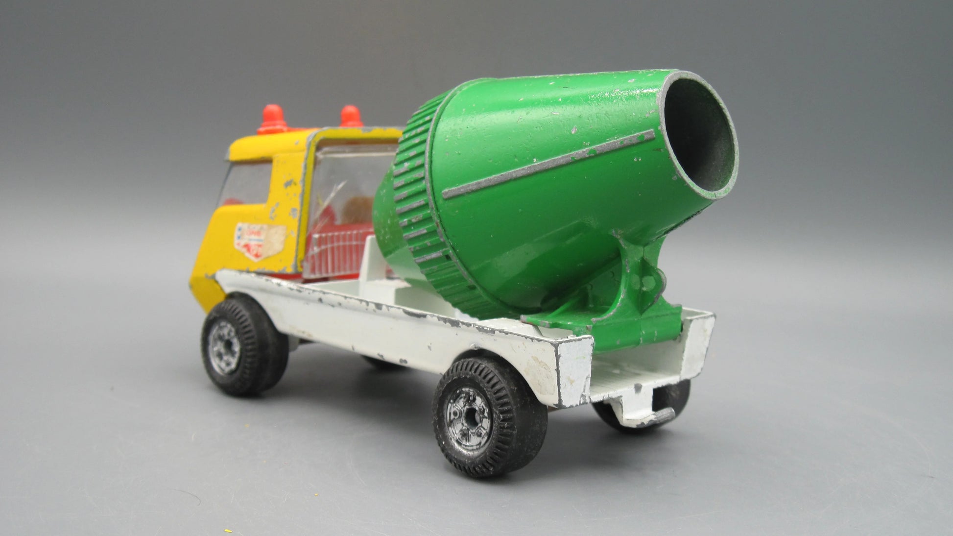 Lone Star    Cement Mixer Truck  Yellow & Green