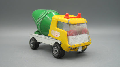Lone Star    Cement Mixer Truck  Yellow & Green