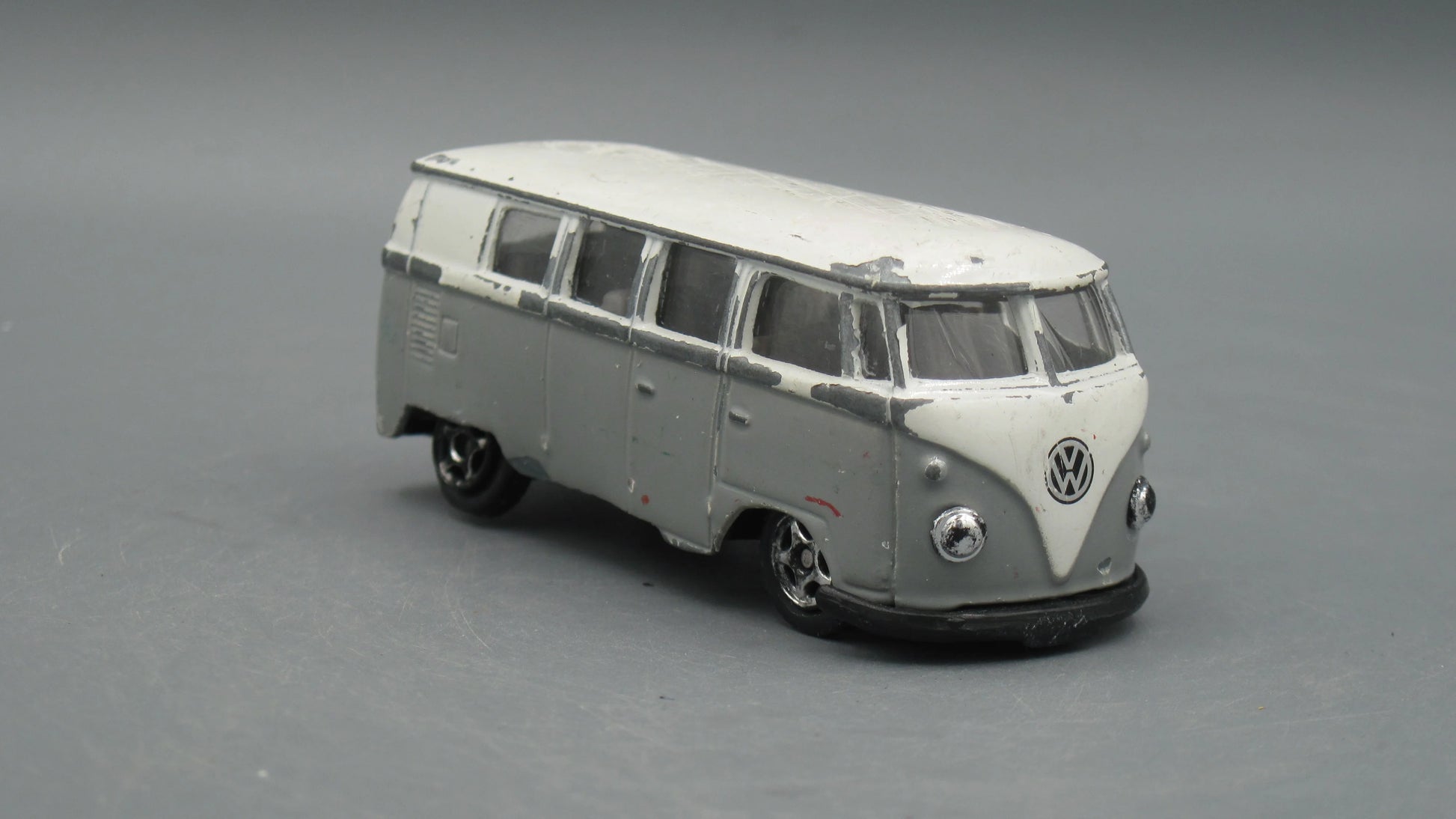Welly   VolksWagen Microbus 1962 Grey&White
