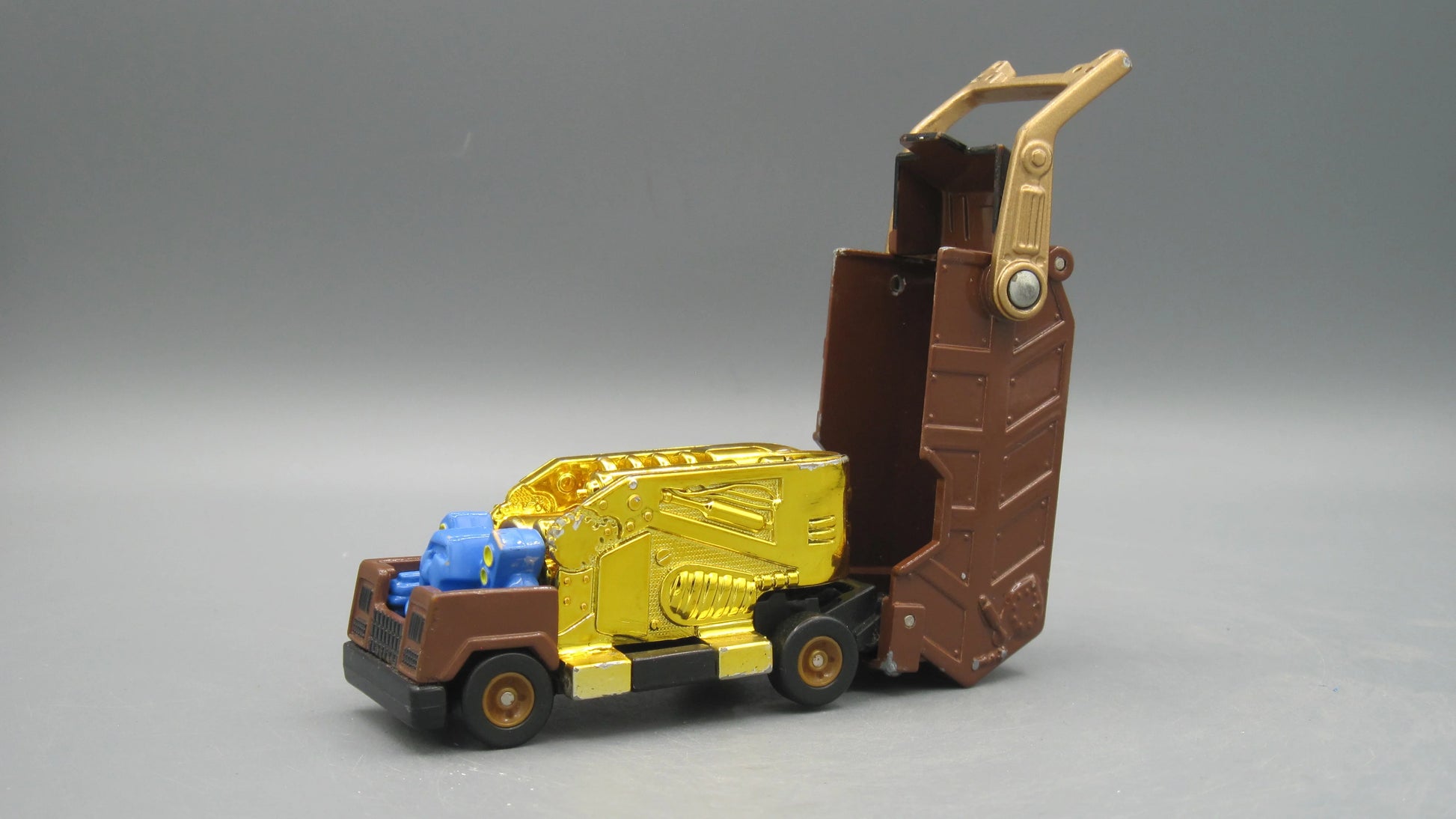 Maisto     Transformer Garbage Truck  Brown