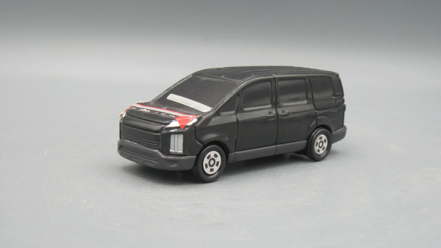 Tomica   Mitsubishi Delica D5  Black Mcdonald's 2021