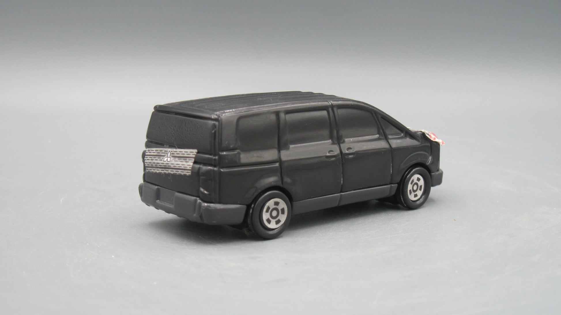 Tomica   Mitsubishi Delica D5  Black Mcdonald's 2021