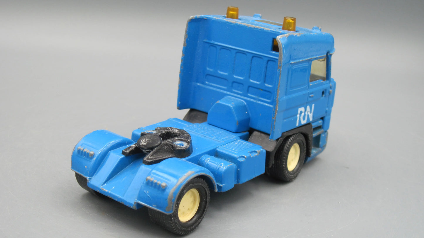 Match Box   DAF 3300 Space Cab  Blue