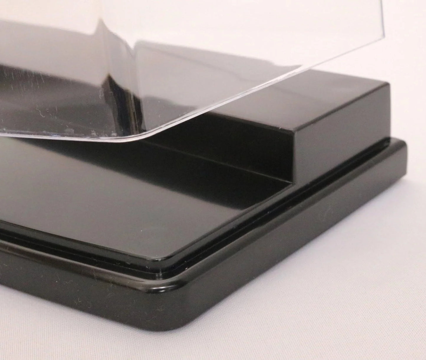 Izumi Kasai - Japan    Multi Level Display Cases for Diecast and Action Figures  Transparent