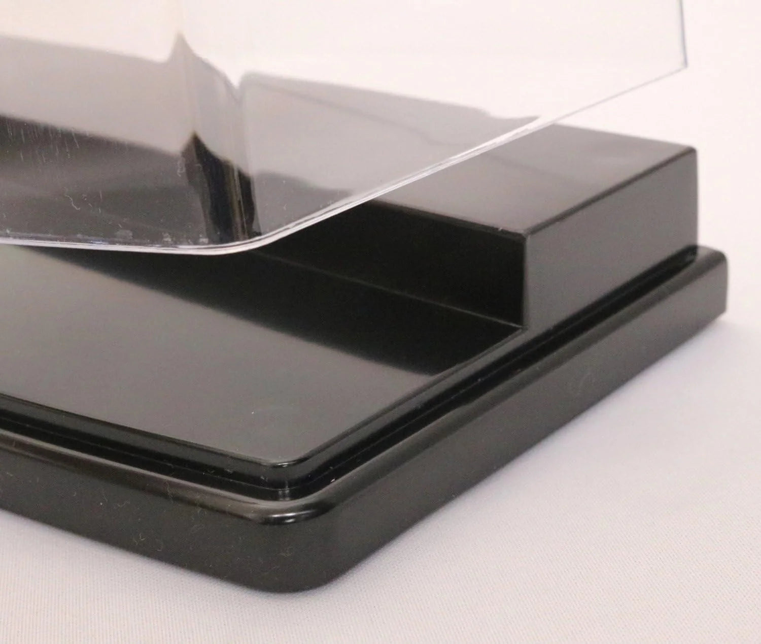 Izumi Kasai - Japan    Multi Level Display Cases for Diecast and Action Figures  Transparent