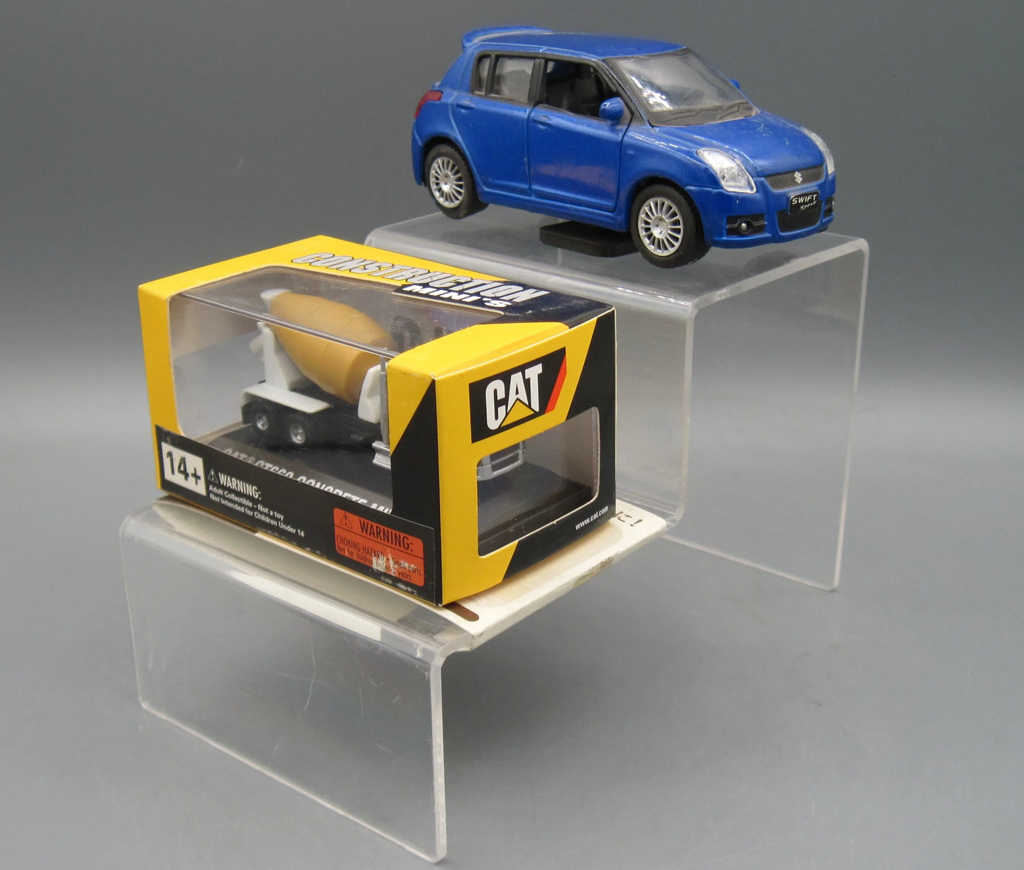 Izumi Kasai - Japan    Display Stand Two Tiers Stage  Transparent