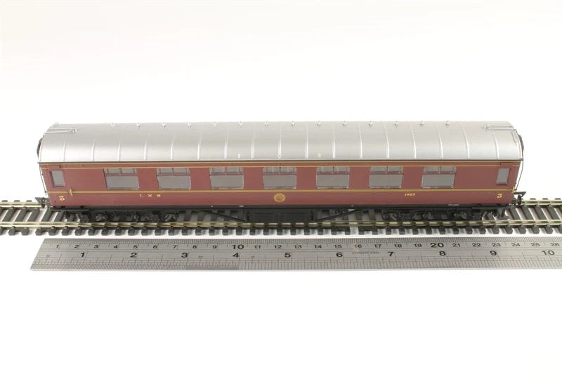 Hornby Hobbies  World War Locomotive  Going Home Train pack  1945 Brown, Black Certificate of Authentication