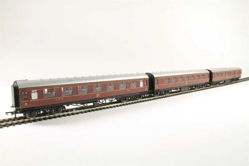 Hornby Hobbies  World War Locomotive  Going Home Train pack  1945 Brown, Black Certificate of Authentication