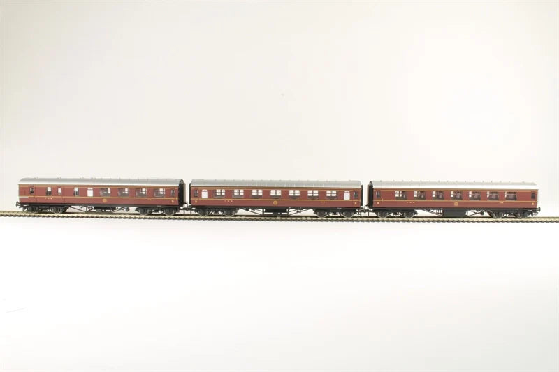 Hornby Hobbies  World War Locomotive  Going Home Train pack  1945 Brown, Black Certificate of Authentication